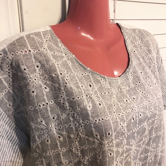 J. Crew | Cropped Eyelet Top | Size M - Picture 3 of 9